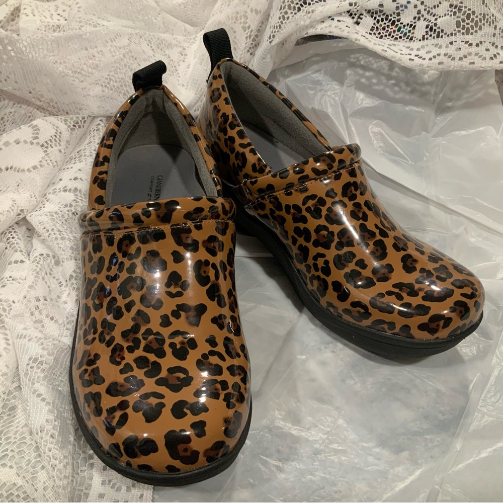 Giani Bernini WOMANS Cavvell Brown Slip-On Clogs Shoes Black/Brown Print…